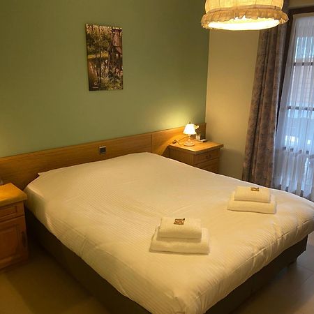 Hotel Monika Zutendaal Kültér fotó