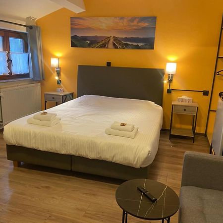 Hotel Monika Zutendaal Kültér fotó